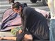 湖南跪地救人女子辟谣是孕妇